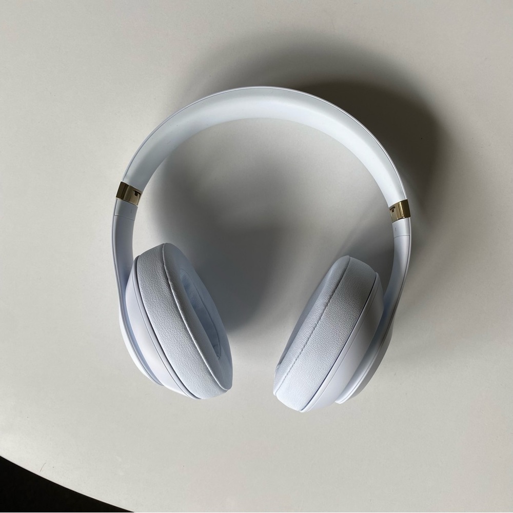 Beats Studio 3 Brand New Wireless Bluetooth White & Gold Headphones
